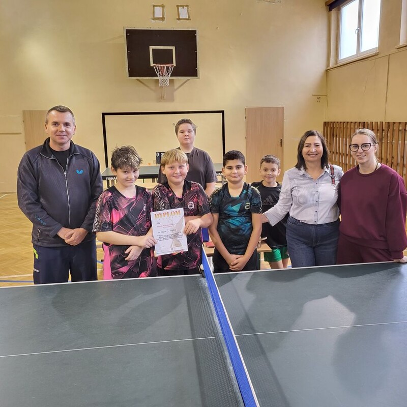 SP 13 w Sosnowcu najlepsza w rejonie! Triumf w tenisie stołowym chłopców